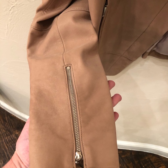 Leather Jacket-MUST Have! - Picture 8 of 16